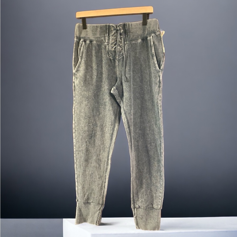 Hippie Laundry Distressed Jogger. Lace Up Front Detail. Size L. NWT.